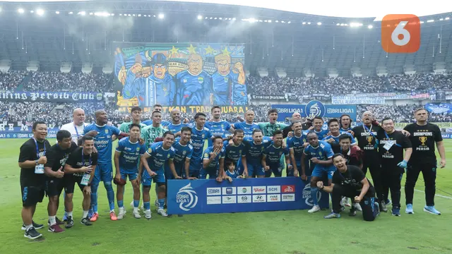 Konvoi Persib Bandung Bobotoh Tumpah Ruah Padati Jalanan