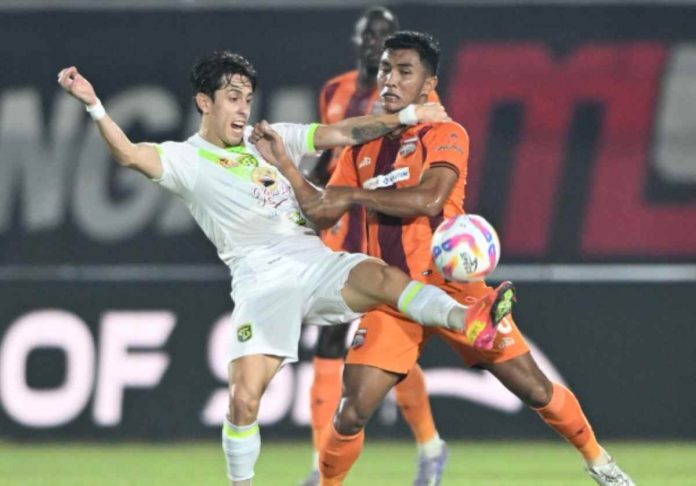 Hasil Liga 1 Saling Serang Borneo FC Tahan Imbang Persebaya Surabaya 1 1
