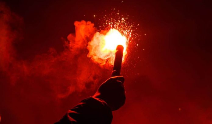 Ricuh di Maguwoharjo Laga PSS vs Persija Terhenti Gara Gara Flare