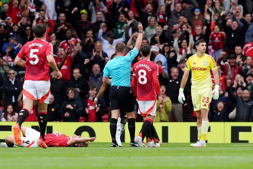 Aston Villa Dicurangi 4 Keputusan Wasit Thomas Bramall yang Berdampak pada Kemenangan 2 0 Manchester United